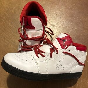 Jordan V.1 Chukka White gym red. Only worn a handful of times.